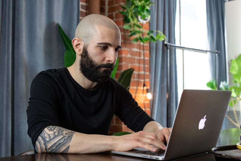 Hairline-tattoo-scalp-micro-pigmentation-miami-los-angeles-chicago-nyc